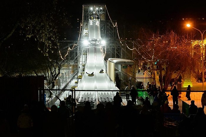 Парк Маяковского в Екатеринбурге закрывает каток и большую горку В ближайшие несколько дней в Екатеринбурге в парке Маяковского не будут работать каток и большая горка Как сообщили в самом парке инфраструктуру необходимо будет привести в порядок после длинных зимних каникул Изменения в работе локаций Горка Т Банк и аттракционы закрыты 12 и 13 января С 14 января работают по обычному расписанию Каток Северное Сияние закрыт с 12 по 15 января С 16 января ждёт вас снова по расписанию К слову морозы которые обещают синоптики ещё одна причина позаботиться о технике и льде Большая горка РМК также будет закрыта на этой неделе uralweb ru