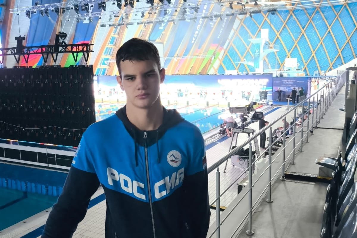 Чепецкий пловец заслужил звание Мастер спорта С поздравлениями юниора выступила федерация плавания Кировской области Событие далеко не рядовое Звание мастера спорта получил Владислав Койков по результатам выступления на чемпионате России по плаванию в Казани Владислав Койков воспитанник Надежды Опалевой из спортшколы Олимпия Он выступает в возрастной группе среди юношей 14 15 лет Заслуженный титул стал наградой за годы самоотдачи бесчисленных тренировок дисциплины и силы духа