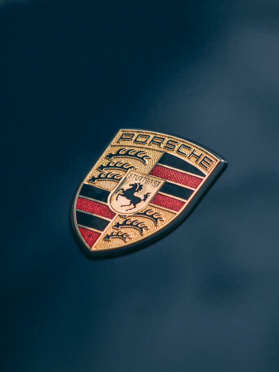 Porsche ожидает убыток около 20 млрд евро в 2025 году из-за обесценивания активов  Компания, крупнейшим акционером которой является Volkswagen AG, сталкивается с уменьшением спроса.  Что думаете?   — Круто!   — Ну такое...  #Экономика  Подписаться. Кошелек Мудреца