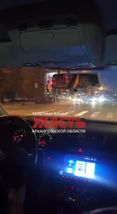 Авария с участием трех автомобилей в Томске: пострадавший пассажир и поиск очевидцев