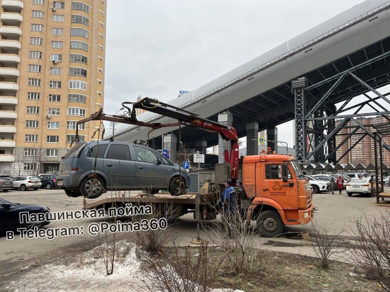 За прошедшую неделю с улиц Московской области было перемещено 3 678 автомобилей, припаркованных с нарушениями правил остановки и стоянки.   Наибольшее количество транспортных средств эвакуировали в Красногорске  344 ТС , Мытищах  337 ТС , Химках  332 ТС , Ленинском  328 ТС  и Пушкинском  243 ТС  округах.  Как думаете, какой процент автомобилей из Павшинской поймы?