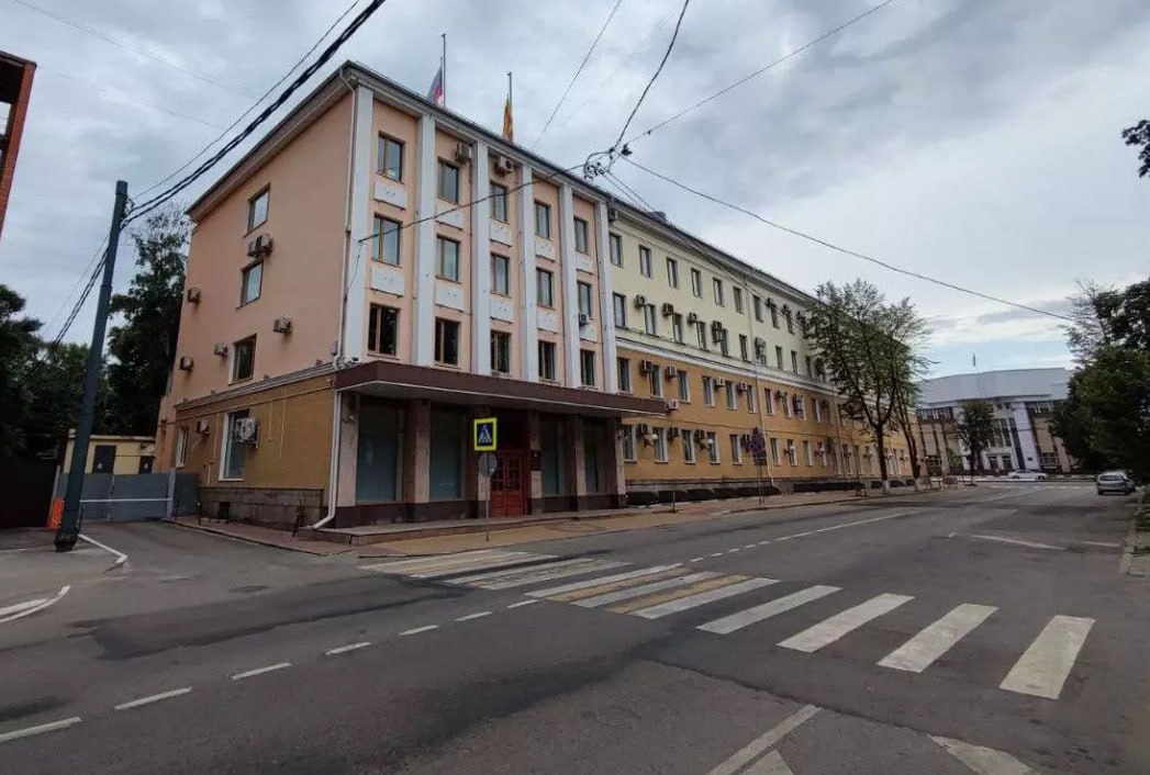 Депутаты согласовали дату выборов в Воронежскую городскую Думу шестого созыва. Голосование назначено на 14 сентября 2025 года. В этот день воронежцы получат возможность реализовать свое конституционное право, отдав голос за кандидатов, которым они по-настоящему доверяют и на которых возлагают надежды на повышение уровня жизни. В Единый день голосования в Воронежской области пройдет более 400 избирательных кампаний на региональном и местном уровнях. Среди них – выборы глав городских и сельских поселений. Наиболее масштабными и важными станут выборы депутатов Воронежских областной и городской Дум, которые проводятся каждые пять лет.
