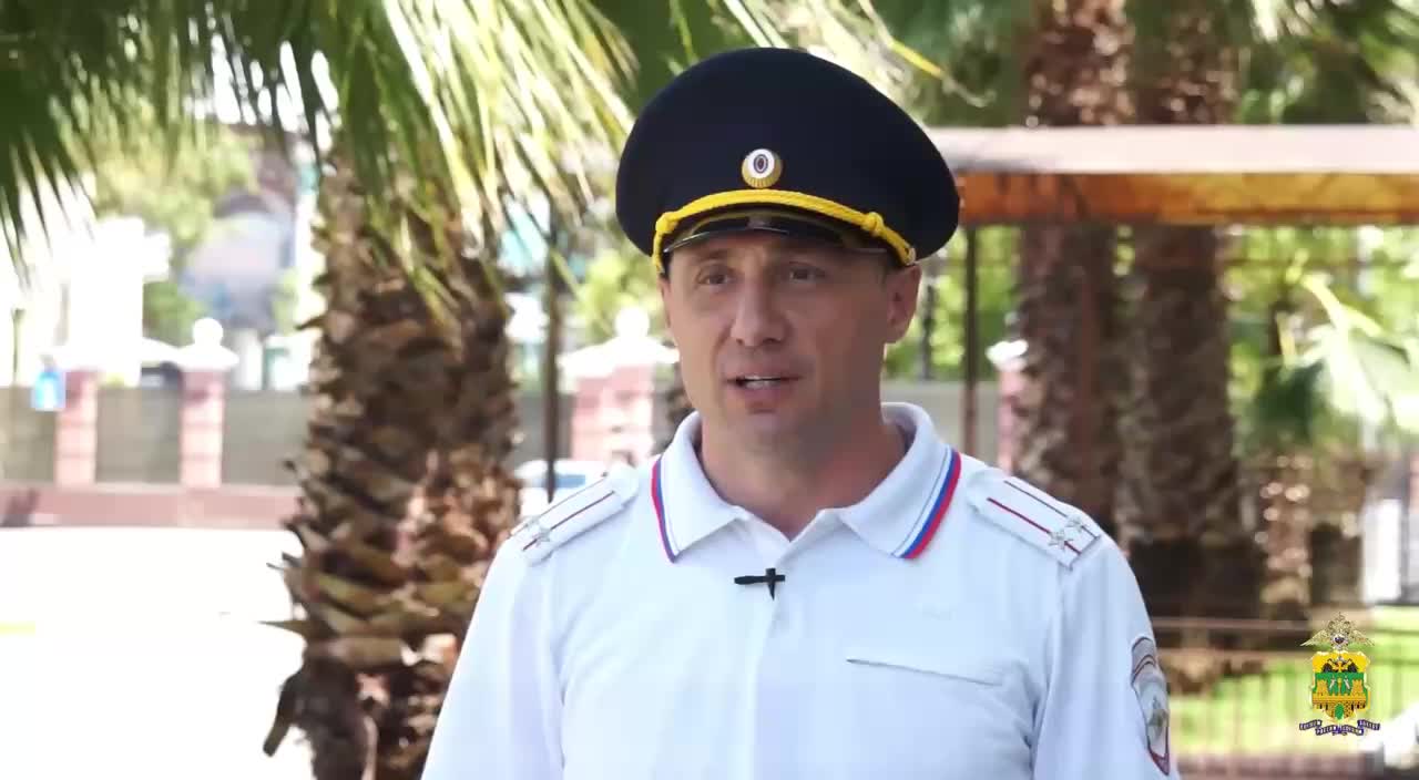 Полиция Сочи провела рейд на пляже в Дагомысе, задержав нудиста
