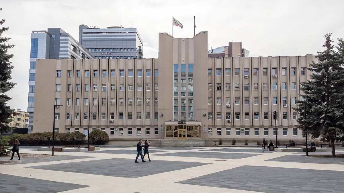 Воронежская облдума проголосовала за двухуровневое местное самоуправление Депутаты Воронежской областной думы проголосовали за сохранение двухуровневой системы местного самоуправления. На очередном заседании законопроект представила министр внутренней политики региона Елена Дерганова. Об этом сообщили в областном правительстве. Фото: Олег Харсеев/Коммерсантъ Подписывайтесь на «Ъ-Черноземье»