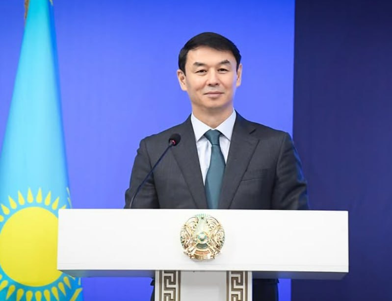 Дархан Сатыбалды обратился к алматинцам После визита к президенту, новый аким Алматы Дархан Сатыбалды в свой первый рабочий день решил обратиться к жителям города. "Добросовестно и усердно работать над улучшением благосостояния и комфорта горожан, приложив все силы для процветания Алматы, - для меня большая честь. Уверен, вместе, объединив наши усилия, уважаемые алматинцы, мы сможем сделать город еще лучше", - написал аким Алматы Дархан Сатыбалды на своей странице. По его словам, работа над решением актуальных вопросов города - главная задача акимата. Он пообещал приложить все усилия, чтобы ранее озвученные им инициативы были реализованы. Фото: darkhan_satybaldy_official /CentralMediaNews