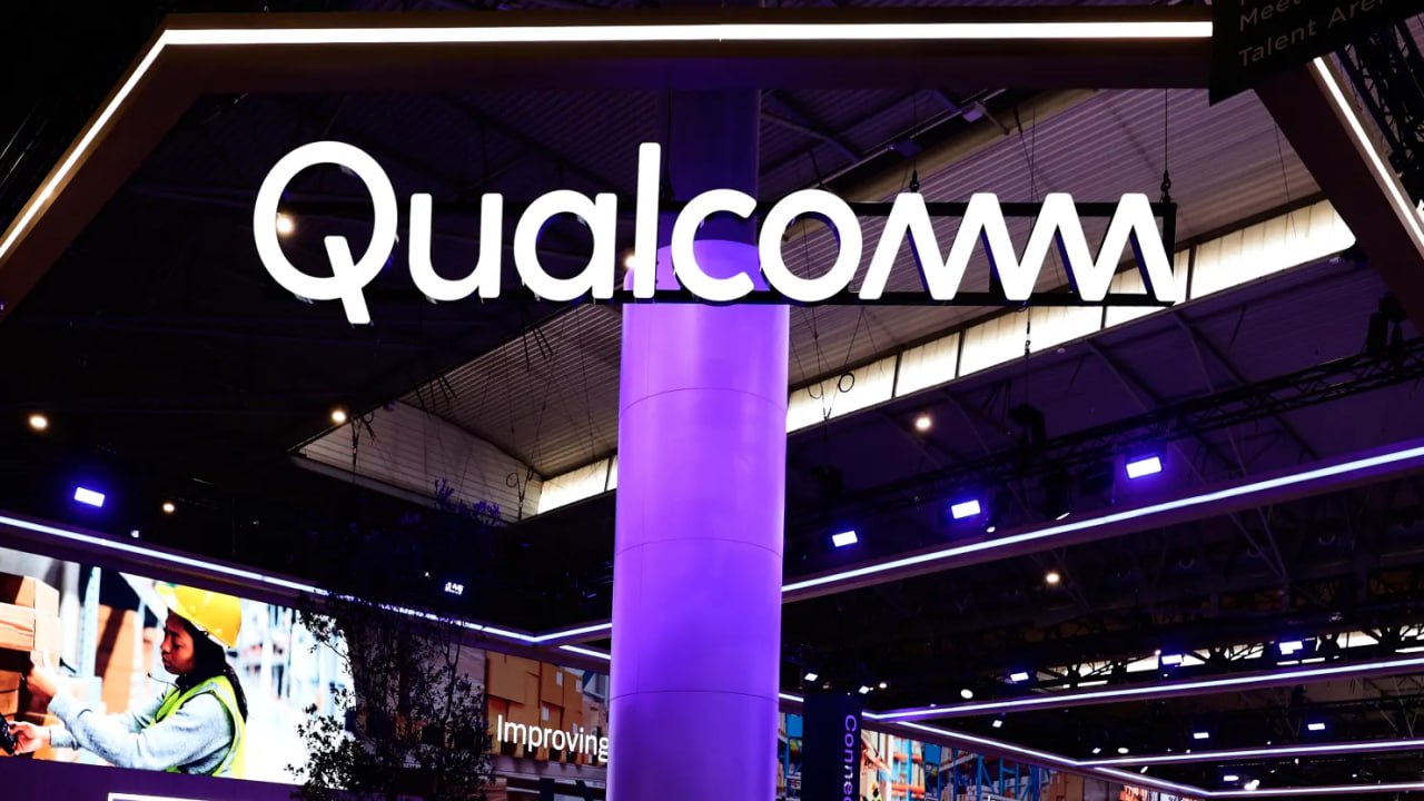 Qualcomm приобретает итальянскую компанию по производству оборудования Arduino чтобы активнее развивать робототехнику QCOM Продукты Arduino нельзя использовать для создания коммерческих продуктов но благодаря предустановленным чипам они популярны для тестирования новых идей или концепций Компания Qualcomm надеется что Arduino поможет ей завоевать доверие и авторитет среди стартапов и разработчиков поскольку роботам и другим устройствам всё чаще требуются более мощные чипы для искусственного интеллекта jkinvest news jkinvest
