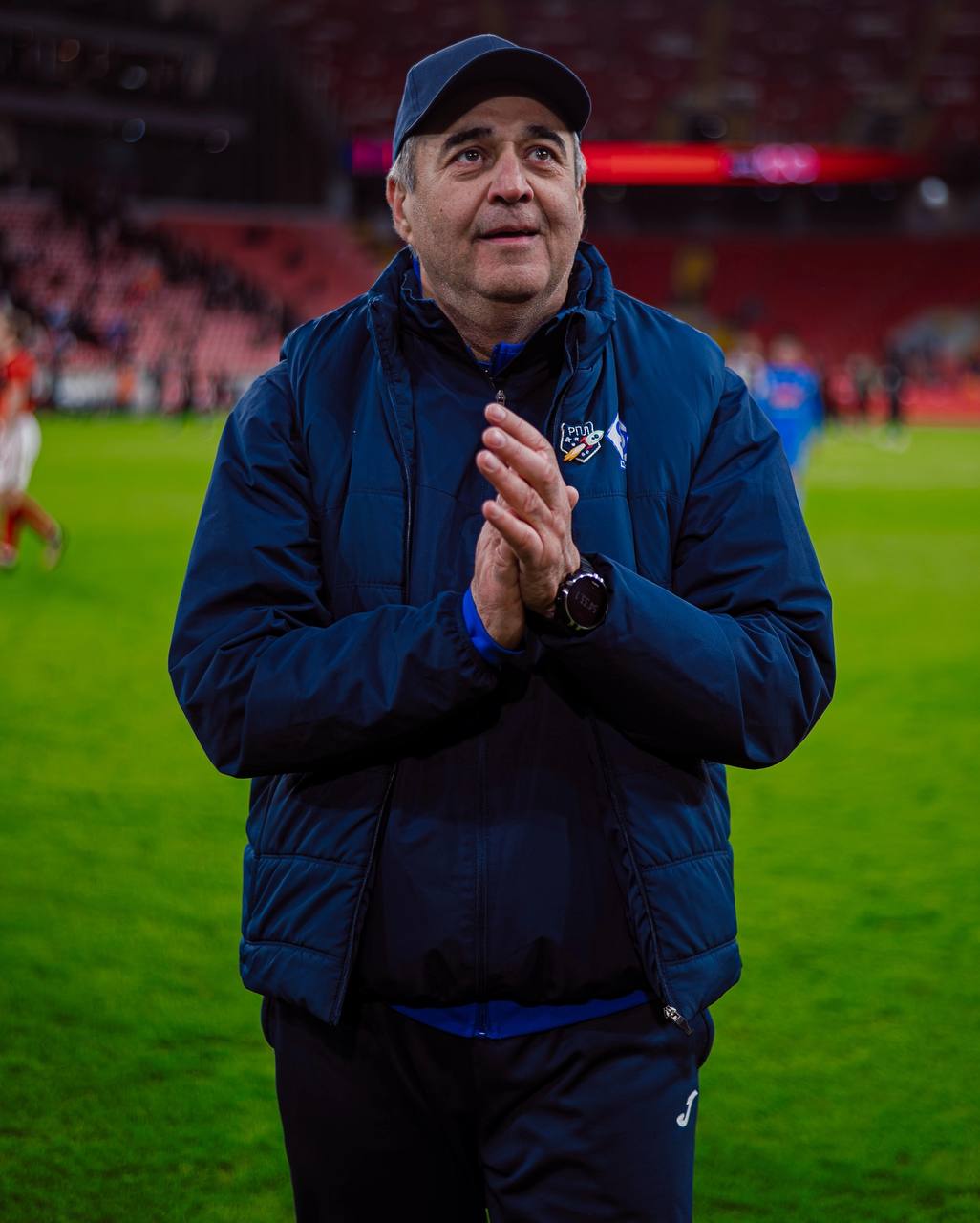 Хасанби Биджиев покидает махачкалинское Динамо Клуб объявил что тренер подал в отставку сразу после матча против Пари НН МирРПЛ