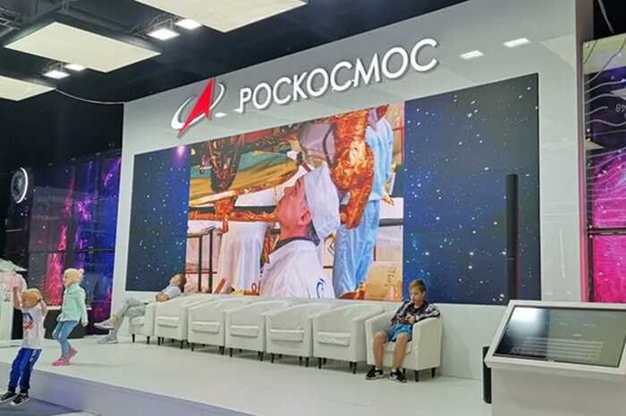 Подрядчик Роскосмоса попытался скрыть данные о руководстве компании, наложив на имена белый прямоугольник. Речь идет о ракетно-космической корпорации «Энергия», которая производит корабли «Союз» и «Прогресс» для Роскосмоса. Журналисты обнаружили, что в своей отчетности за первое полугодие 2025 года сотрудники «Энергии» пытались скрыть данные о руководителях компании путем наложения белого прямоугольника на имена и должности. Этот объект можно сдвинуть курсором мыши в любой программе для просмотра pdf-файлов. На самом сайте «Энергии» информация о руководящем составе отсутствует, но ее всё еще можно найти в архивных копиях, отмечают журналисты. Ранее российское правительство разрешило компаниям не раскрывать или раскрывать в ограниченном виде чувствительную корпоративную информацию из-за угрозы санкций. Этим правом могут воспользоваться попавшие под санкции эмитенты, банки, участвующие в осуществлении гособоронзаказа, компании, и включенные в реестр организаций ОПК. Источник: ПАПКА ПЕРВОГО