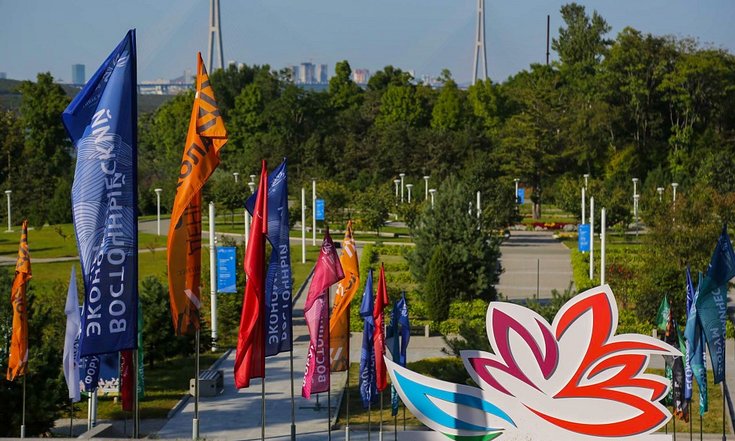 80-летие Победы станет одной из главных тем выставки "Улица Дальнего Востока" в рамках ВЭФ-2025 11 регионов Дальнего Востока и федеральные министерства представят свои ключевые проекты на выставке «Улица Дальнего Востока», которая состоится в рамках Восточного экономического форума–2025. Среди основных тем – празднование 80-летия Победы в Великой Отечественной войне и Победы над милитаристской Японией, поддержка специальной военной операции, реализация мастер-планов городов, передовые технологические разработки. Фото: Пресс-центр полномочного представителя Президента в ДФО. Подробнее на сайте "Вести. Хабаровск"
