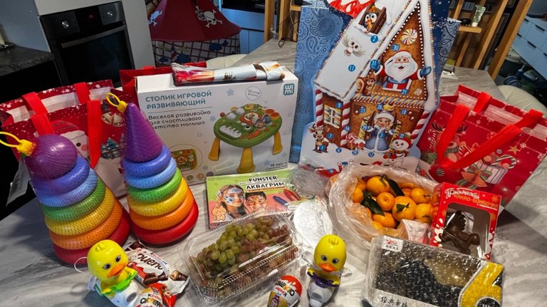 Брянские судьи устроили праздник для детей из онкогематологического центра   guberniya tv obshhestvo 324740 Акция прошла для детей с тяжелыми заболеваниями Праздничные сюрпризы позволили детям почувствовать атмосферу праздника и немного отвлечься от лечения ƃℾ подписаться прислать новость