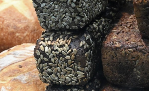 Росфинмониторинг внёс компанию Рижский хлеб в перечень террористов и экстремистов В объединение входит гражданин Латвии владевший долей в фирме и несколько зарубежных хлебопекарных производителей финансировавших ВСУ Данные опубликованы на сайте Федеральной службы по финансовому мониторингу Подписаться на Говорит Москва Telegram VK MAX