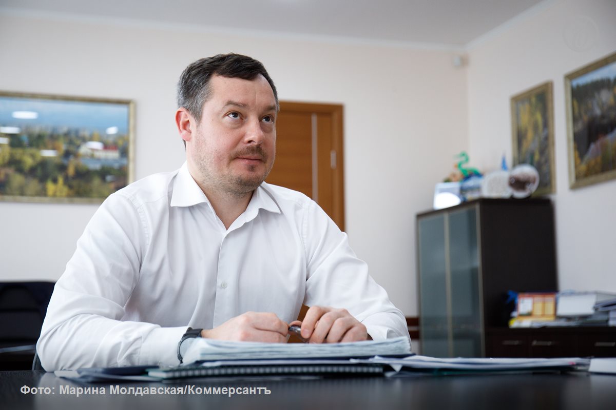 Глава Сысертского муниципального округа Свердловская область Дмитрий Нисковских выдвинут на пост мэра Екатеринбурга Как сообщили Ъ Урал в городской администрации на полях форума Города России прошло общее собрание Совета муниципальных образований Свердловской области Члены ассоциации решили внести губернатору две кандидатуры на пост главы Екатеринбурга действующего мэра Алексея Орлова и Дмитрия Нисковских Подписывайтесь на Ъ Урал