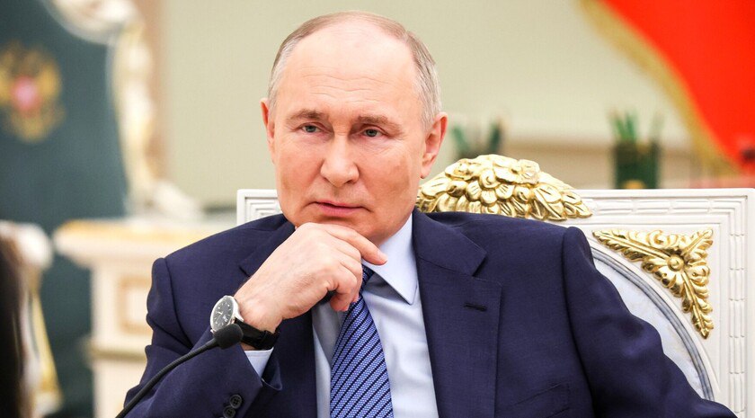 Путин призвал выработать четкие критерии использования земли для бизнеса в Донбассе и Новороссии «Хотелось бы без ручного режима выработать общие критерии, связанные с использованием земли, со статусом этой земли. Надо выработать общий порядок, разбюрократить его максимально, вне зависимости от того, что было раньше. Надо исходить из того, что есть сейчас и в чем заинтересована страна и эти регионы», — поручил Президент РФ Владимир Путин. Фото: Администрация Президента России , VK и ОК и читайте новости на нашем сайте