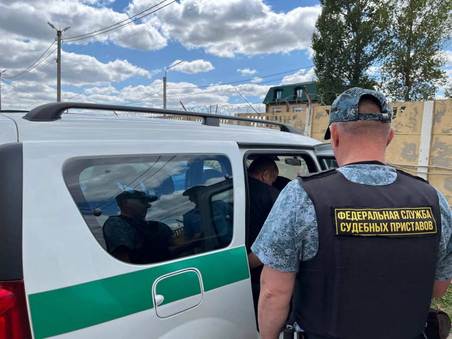 Предприниматель заплатил штраф 200 тысяч рублей за нелегальное трудоустройство мигранта Житель города Орла, осуществляющий предпринимательскую деятельность, не уведомил правоохранительные органы в срок о заключении трудового договора с иностранной гражданкой.