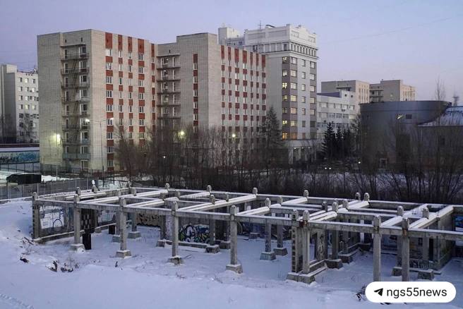 В Омске продают недостроенную часть метро. Сейчас инженерный корпус на Фрунзе находится в собственности региона, его хотят передать в частные руки. Начальная стоимость — 287,86 миллиона рублей. Минимальный шаг — 14,4 миллиона. Покупателю нужно будет внести задаток — 57,6 миллиона. Площадь застройки — 17,9 тысячи м2. Провести торги планируют 19 числа. По данным ГИС «Торги» ⏹