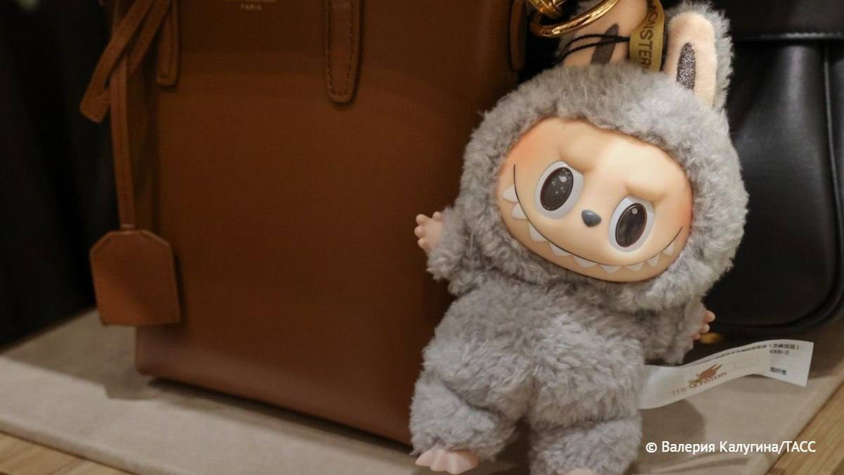 Ученики могут использовать слово лабубу в сочинениях на ЕГЭ так как оно не имеет аналогов в русском языке сообщила ТАСС профессор Наталия Козловская Не допускаются только иностранные слова имеющие аналоги в русском языке и не содержащихся в нормативных словарях gazetayuga Газета Юга в MAX