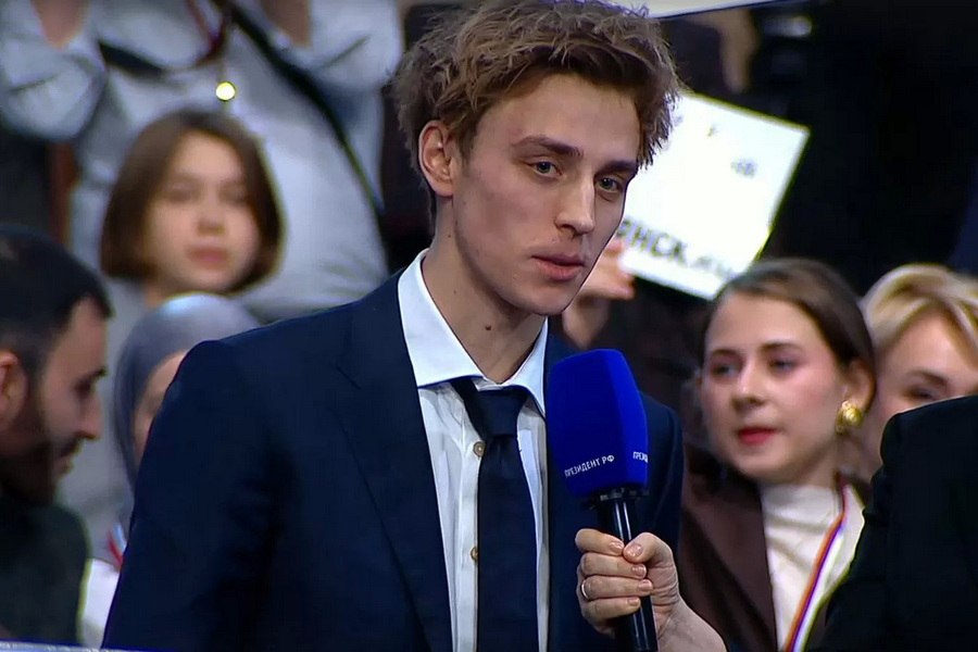 Блогер Влад Бумага внесен в базу украинского сайта "Миротворец"  Причиной указано "участие в мероприятиях, поддерживающих информационную политику России, распространение российской пропаганды".     Подпишись — Минская правда MLYN.by