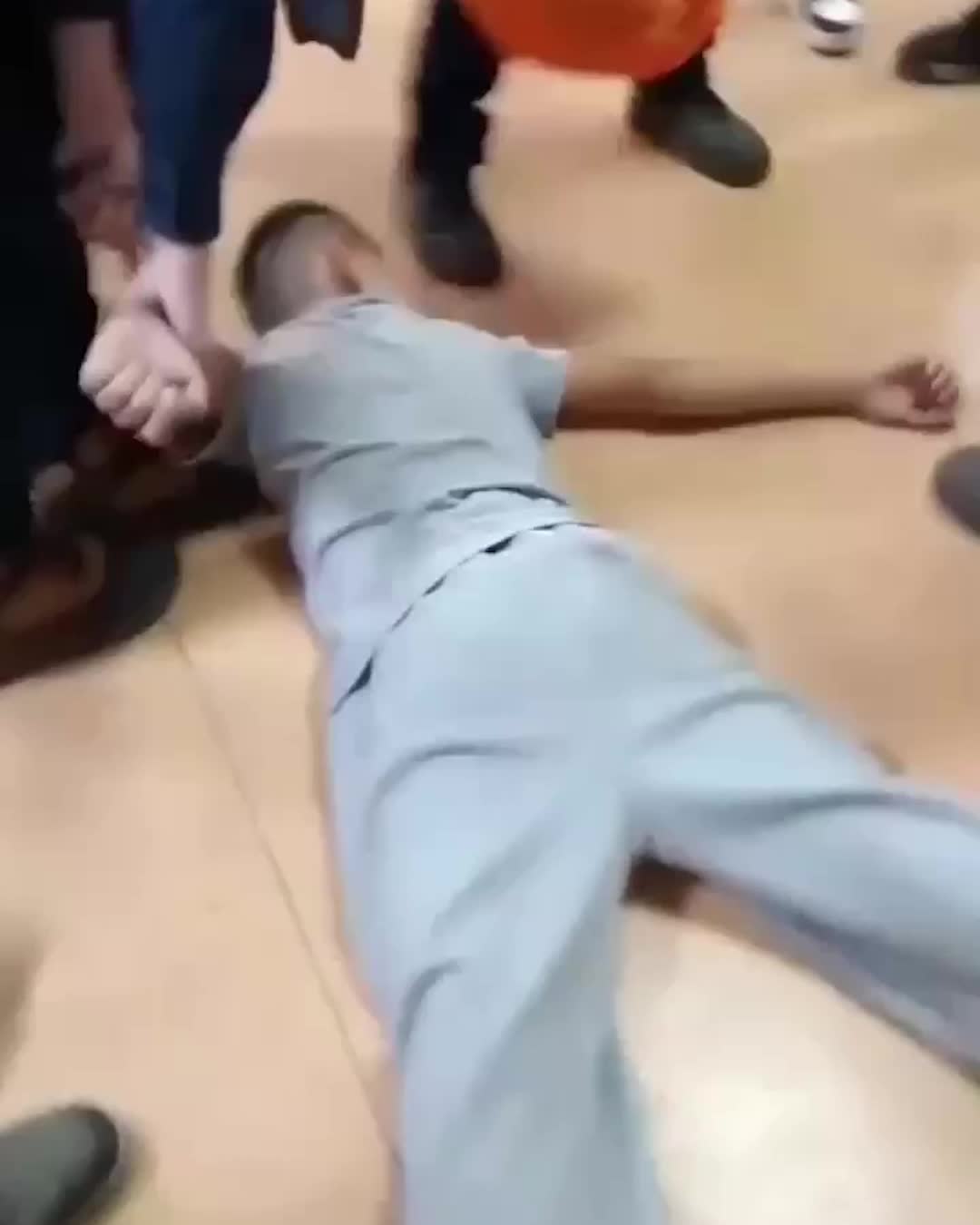 Инцидент в школе Артёма: старшеклассник ударил младшеклассника