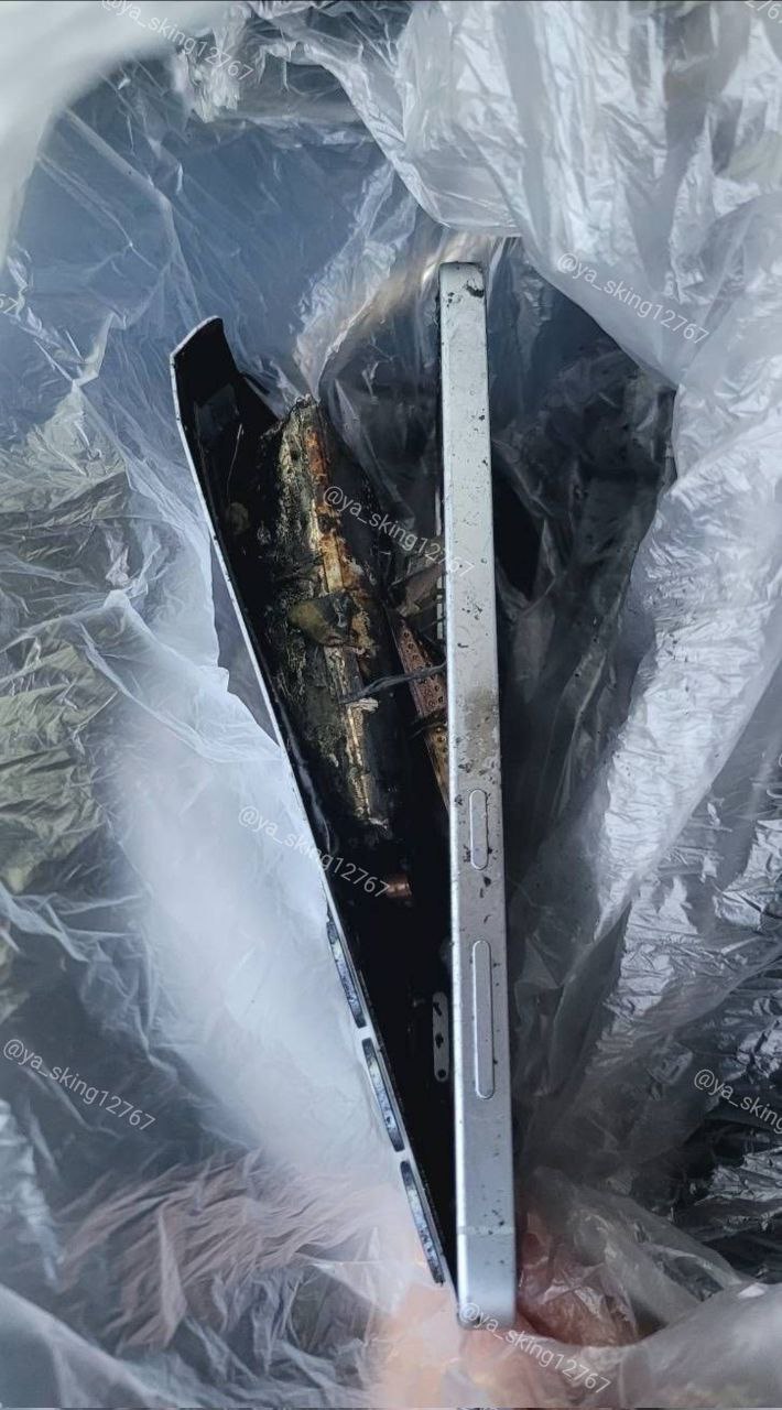 Galaxy S25 внезапно вспыхнул Устройство не заряжалось а просто лежало Причин взрыва так таковых не было Пока официальных комментариев нет но ситуация уже набирает обороты Ps Ситуация произошла в Корее Как думаете из за чего он взорвался Lifegoodd Boost