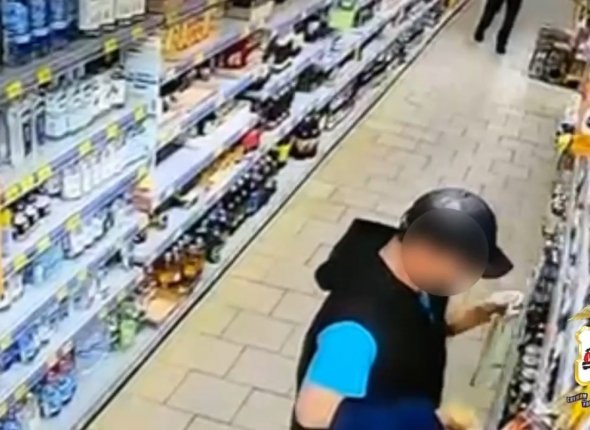 Житель Братска украл женский алкоголь продал его и потратил деньги на себя Рецидивист похитил несколько бутылок спиртного и был пойман в кратчайшие сроки Читать подробнее на сайте
