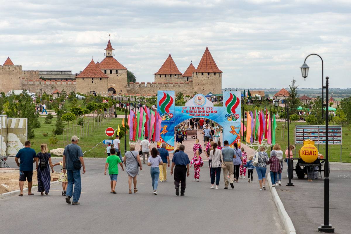 В Бендерах День города отметят 11 октября в парке св Александра Невского 8 го числа службы в храмах возложения и церемония награждения