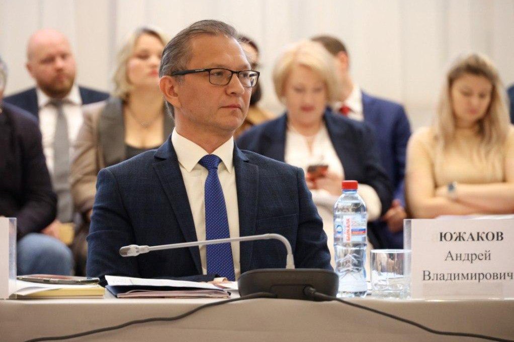 На должность заместителя Председателя Правительства Иркутской области назначен Андрей Южаков Указом Губернатора Иркутской области Игоря Кобзева с 12 мая 2025 года на должность заместителя Председателя Правительства Иркутской области назначен Андрей Южаков. Он будет координировать и контролировать деятельность министерств культуры, спорта, молодежной политики, службы по охране объектов культурного наследия и архивного агентства Иркутской области. Подробнее - на портале Иркутской области.
