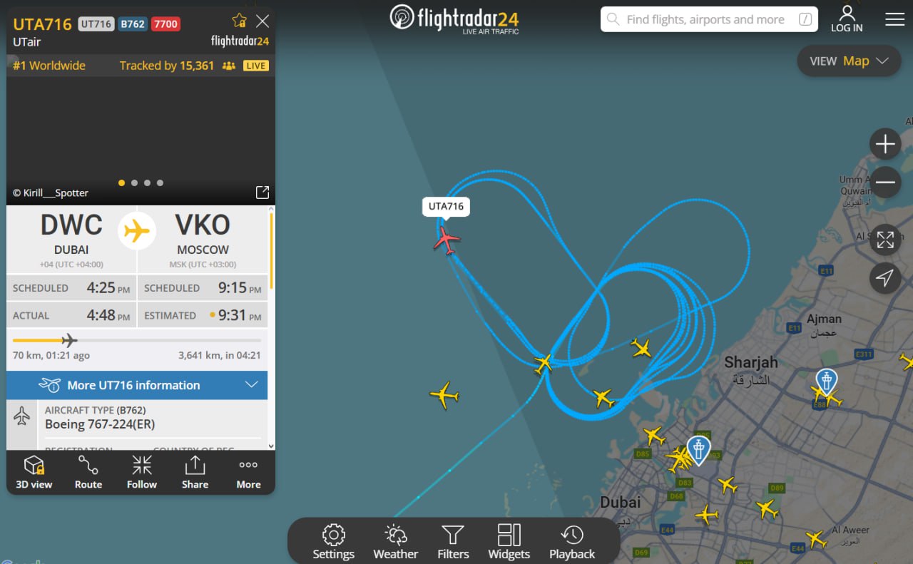 Самолёт авиакомпании Utair вылетевший из Дубая в Москву в 16 48 по местному времени подал сигнал бедствия Он кружит в небе над Персидским заливом следует из данных Flightradar Скриншот Flightradar