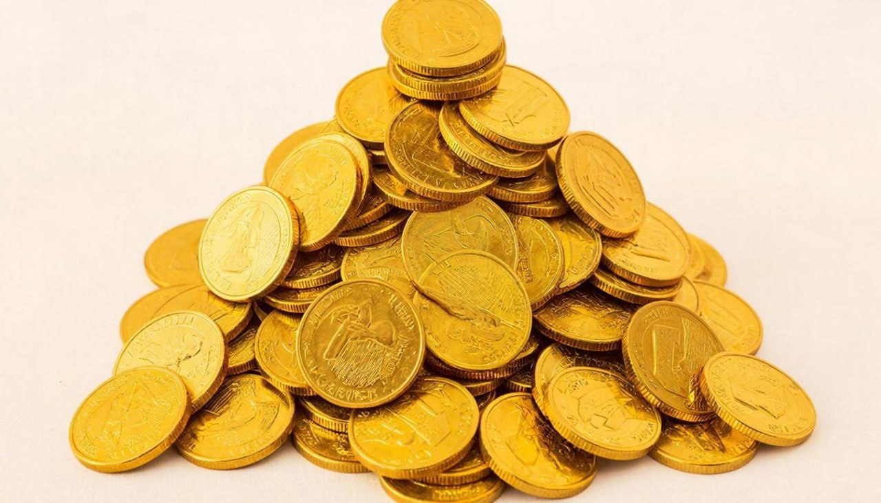 Признаки пирамиды Банк России выявил признаки финансовой пирамиды в деятельности проекта Deep Cashback организованного зарегистрированной в Удмуртии компанией Добролайф Установлено что организаторы призывают клиентов присоединиться к цифровой программе лояльности за счет покупки карты На карту обещают начислять бонусы которые якобы можно обменять на сертификаты маркетлейсов Для участия в проекте и увеличения дохода необходимо привлекать новых участников В то же время компания не ведет реальной и или инвестиционной деятельности а значит не может гарантировать заявленный доход говорится в сообщении Отмечено что проект построен на принципах сетевого маркетинга Выплаты делаются за счет новых участников договоры о привлечении денег не заключаются общение с клиентами ведется через Telegram При попытке вывести средства администраторы канала ссылаются на временные технические сложности а потом перестают отвечать подчеркнули в ЦБ Подписаться на нас Telegram MAX