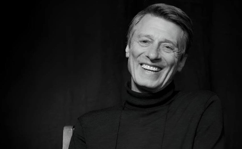 Народный артист России Анатолий Лобоцкий умер в возрасте 66 лет сообщает ТАСС со ссылкой на его семью В сериале Молодежка артист играл Станислава отца главного героя Александра Кострова Лобоцкий также известен по ролям в российских сериалах и фильмах таких как За полчаса до весны Калашников Анатомия убийства Мата Хари Верни мою любовь РБК в Telegram и MAX