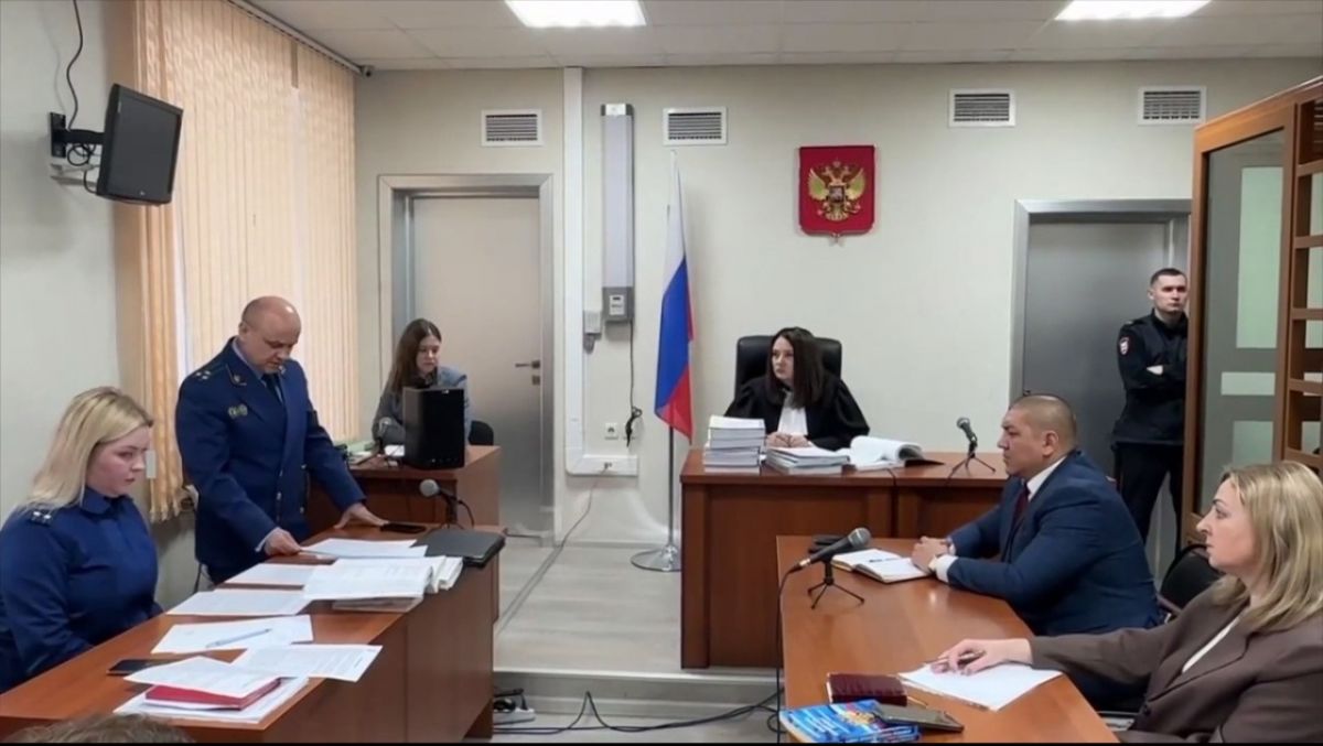 Побег в никуда: шестеро беглых заключенных из липецкой ИК-2 получили новые сроки В Липецке завершилось громкое судебное разбирательство над шестью осужденными, которые в октябре прошлого года совершили дерзкий побег из исправительной колонии № 2, прокопав 30-метровый подземный тоннель. Дело, прогремевшее на всю страну и всколыхнувшее весь регион, получило логическое завершение: беглецы вернулись за решетку с дополнительными сроками. ↗ Прислать новость Подписаться