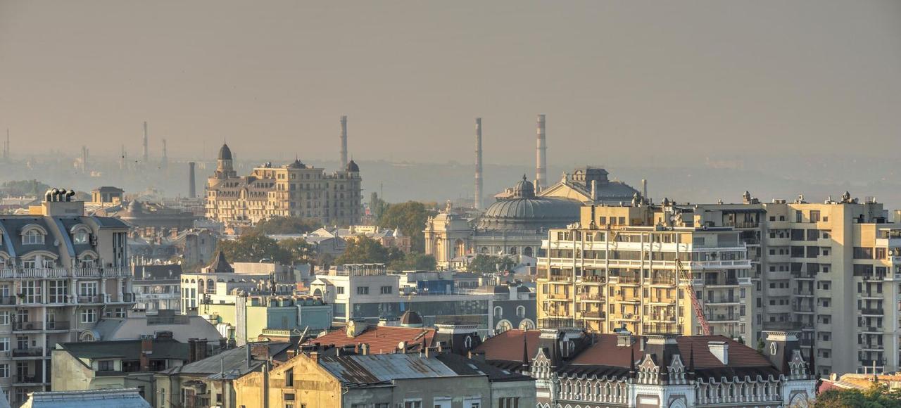 В Одессе и Николаеве много тех кто хотел бы связать судьбу с Россией Но говорить об этом там сейчас опасно признал официальный представитель Кремля Дмитрий Песков Накануне губернатор Херсонской области Владимир Сальдо заявил что Одесса и Николаев в случае если бы там были проведены референдумы о воссоединении с РФ приняли бы решение войти в ее состав