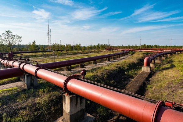 Поставки российской нефти в Венгрию составят 5 млн тонн www eprussia ru news base 2025 523142 htm К 2025 году Венгрия планирует получить около 5 миллионов тонн российской нефти через нефтепровод Дружба заявил журналистам министр иностранных дел и внешнеэкономических связей Венгрии Петер Сийярто в кулуарах Российской энергетической недели новости энергетики нефть дружба трубопровод венгрия энергетика российские поставки РЭН