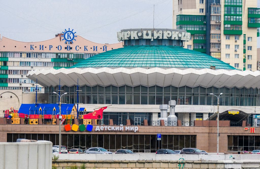 Разработать проект реконструкции челябинского цирка хотят за 350 рабочих дней gubernia74 ru articles society 1136042 На сайте госзакупок объявлен конкурс по поиску подрядчика который разработает проектно сметную документацию для реконструкции челябинского цирка и проведет инженерные изыскания Торги стартуют с 72 967 177 рублей Заявки от желающих принять участие в аукционе будут принимать до 17 октября этого года Итоги тендера подведут 21 октября t me chgub