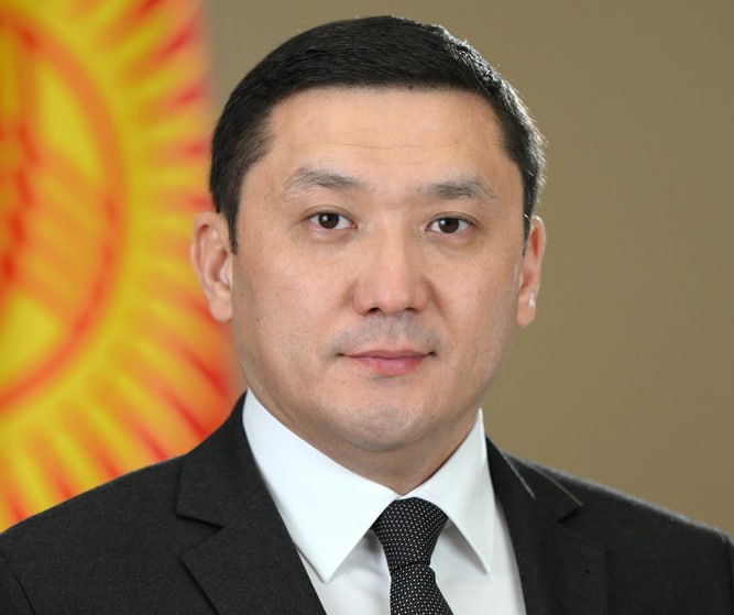 Адилет Орозбеков назначен секретарем Совета безопасности Кыргызстана Указ подписал Садыр Жапаров По образованию дипломат проходил обучение в Академии ФСБ России С 2001 года работал в системе нацбезопасности СЕЙЧАС KG I   Прислать новость