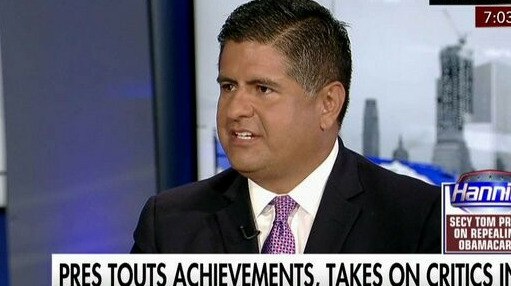 Лукойл привлек бывшего советника Трампа для продажи активов в США Бывший советник Дональда Трампа Брайан Ланза консультирует продажу активов Лукойла главным претендентом на покупку стал американский инвестбанк Xtellus Partners передает ArbatMedia Прислать новость