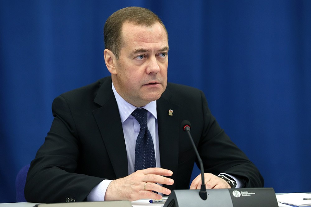 На Украине сейчас нет лиц, уполномоченных на заключение мирного договора, заявил Дмитрий Медведев