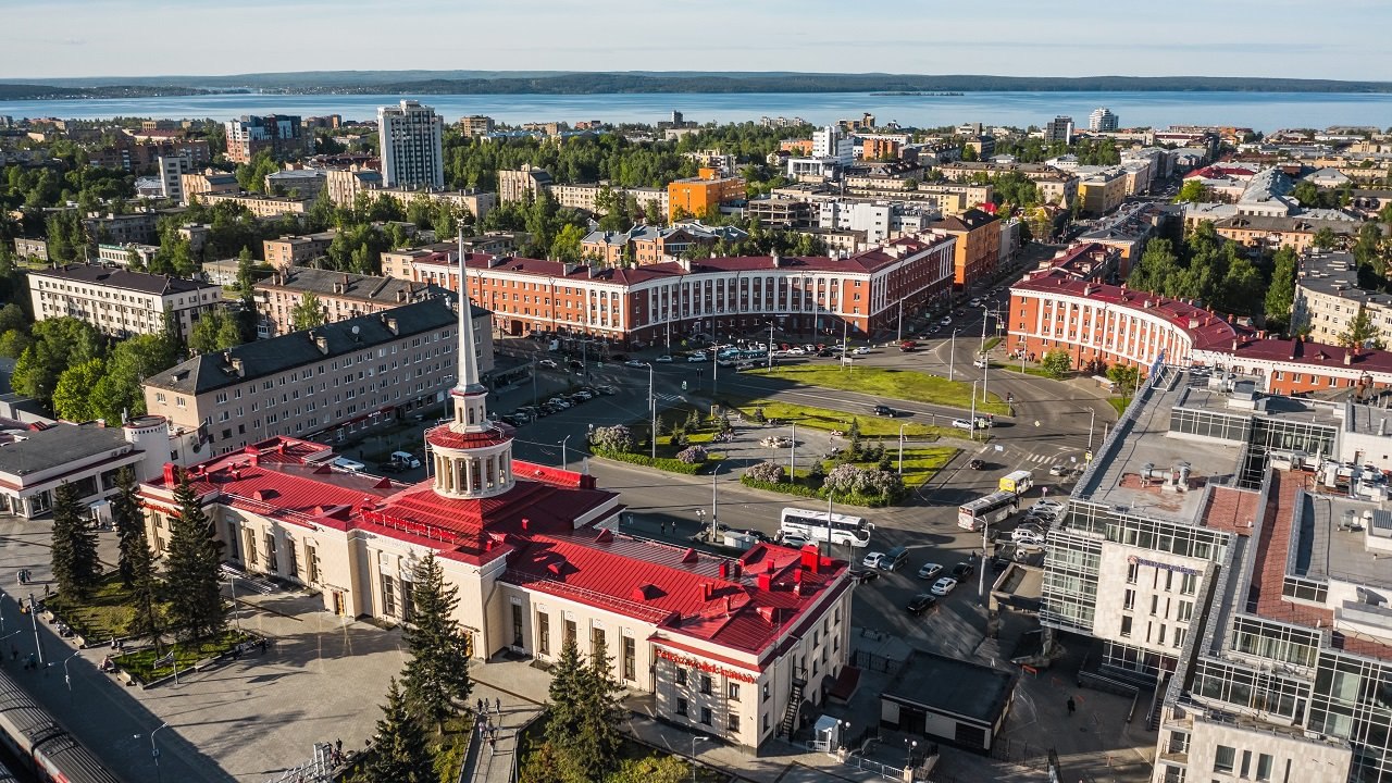 Между Минском и столицей Карелии запустят прямой авиарейс Когда По инициативе главы Карелии Артура Парфенчикова решено запустить авиарейсы из столицы российского региона города Петрозаводск в Минск Подробности здесь myfin news