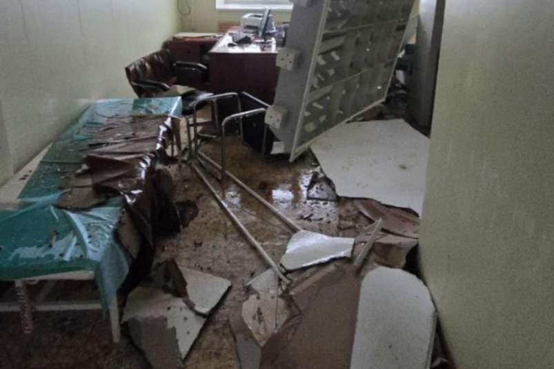 Землетрясение повредило здание больницы на Парамушире В учреждении прорвало трубу отопления Читать подробнее на сайте