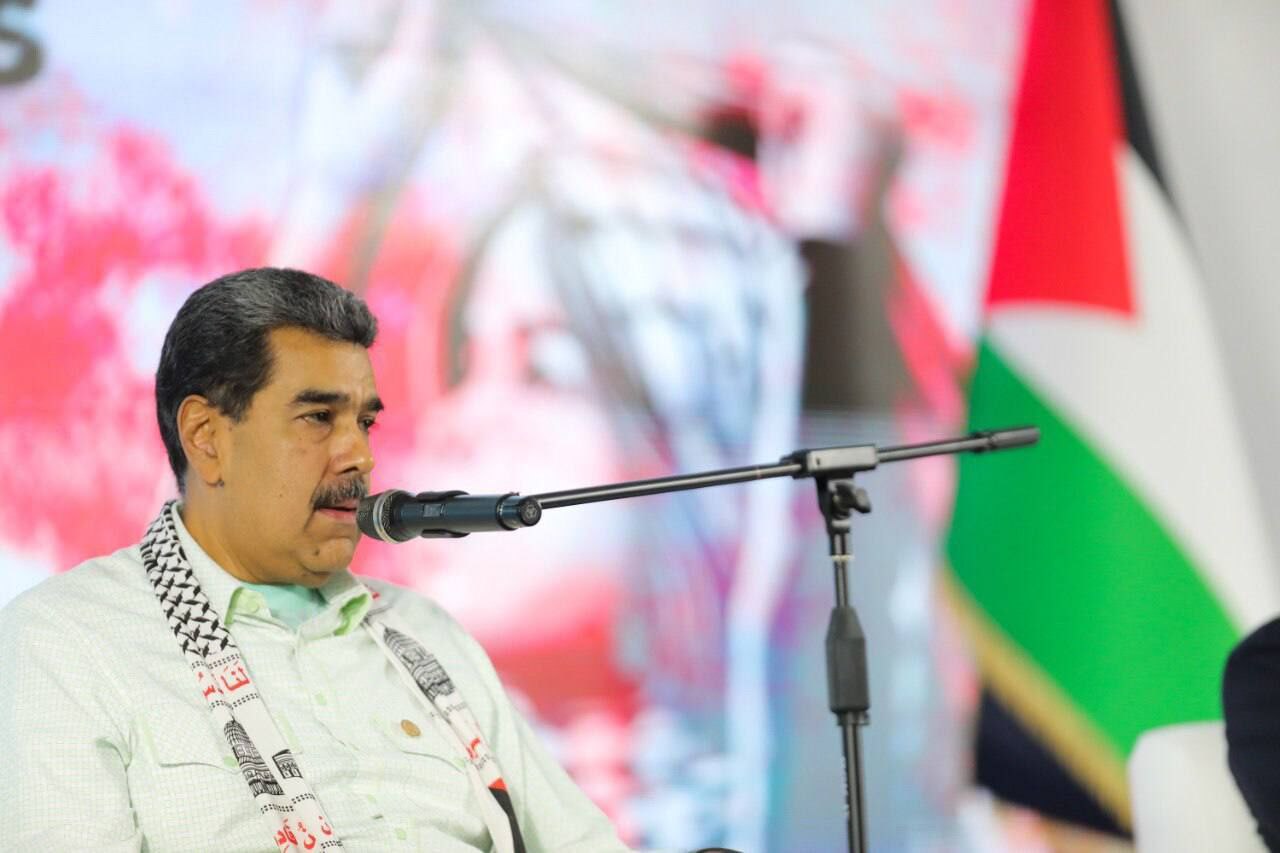 Президент Венесуэлы Николас Мадуро заявил: Нетаньяху — это Гитлер 21 века! Мы решительно осуждаем преступное нападение "Израиля" на Иран.