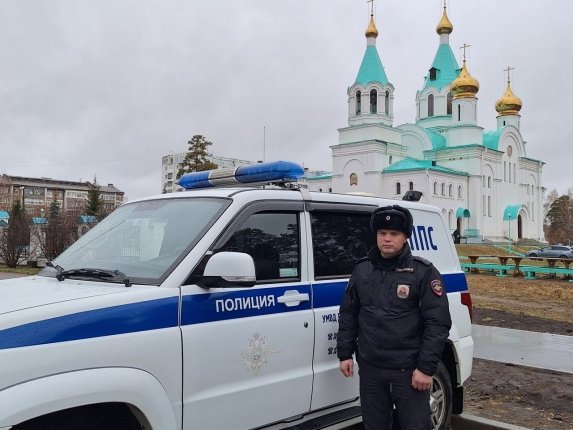 Полицейский из Ангарска получил госнаграду за спасение человека Иван Шолохов вместе с напарником вытащил мужчину из полыньи Читать подробнее на сайте