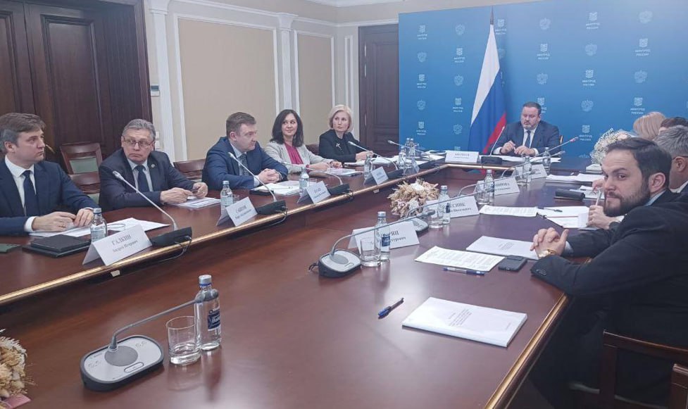 Рифат Сабитов принял участие в заседании попечительского совета Фонда поддержки детей находящихся в трудной жизненной ситуации 22 декабря 2025 года состоялось итоговое заседание попечительского совета Фонда поддержки детей находящихся в трудной жизненной ситуации посвященное обсуждению результатов работы этого года и утверждению планов на 2026 год Председатель правления Фонда Елена Федюнина представила итоги реализации программ и проектов Фонда в 2025 году и проект Комплекса мер на 2026 год по оказанию поддержки детям находящимся в трудной жизненной ситуации акцентировав внимание на новых направлениях работы Подробнее здесь ГТРК Ставрополье Читайте нас в MAX