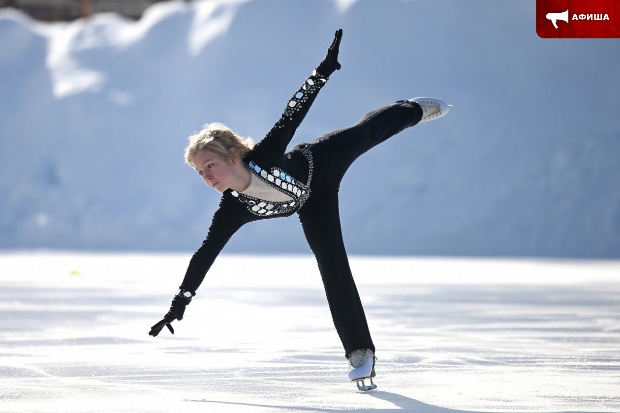 Сахалинцев приглашают на спортивные массовые катания на льду 5 января 5 января в Южно Сахалинске стартует традиционная Декада спорта и здоровья 6 Первый день новогодних спортивных мероприятий пройдет на льду стадиона Космос в городском парке культуры и отдыха имени Ю А Гагарина С 11 00 до 13 00 жителей и гостей островной столицы ждут массовые катания на коньках Для удобства участников будет организован бесплатный прокат коньков Праздничное настроение обеспечат ведущие аниматоры диджеи Кроме того каждый участник получит первую часть памятного брелока паззла который можно собрать посетив все этапы Декады Фото минспорта Сахалинской области Афиша   SakhalinMedia Прислать новость