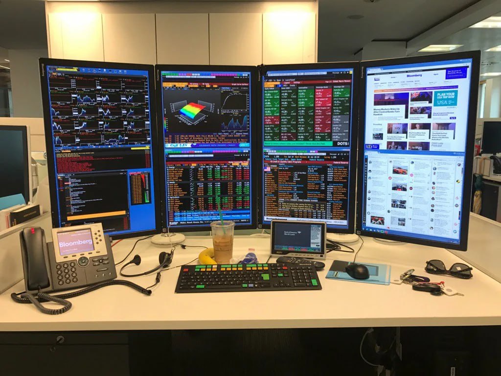 Система Bloomberg вернулась в нормальное состояние после кратковременного сбоя в начале дня, который привел к задержке многочисленных продаж гособлигаций в Европе и повлиял на активность клиентов — Reuters Читать далее