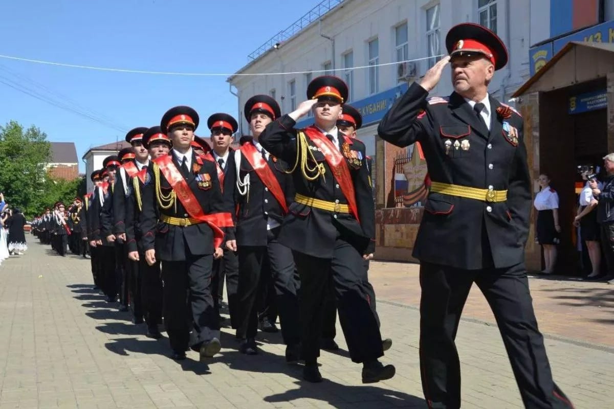 На Кубани выбрали лучший казачий кадетский корпус.  Победителей и призеров краевого конкурса определяли по трем номинациям. В организации работы по подготовке кадет к несению госслужбы российского казачества, формированию воспитания и казачьего уклада жизни лучшим стал Ейский корпус, 2 место занял Новороссийский, третье – Бриньковский казачий кадетский корпус имени сотника М.Я. Чайки.  В номинации по созданию условий для внеучебной деятельности и дополнительного образования с учетом культурно-исторических традиций казачества, занятий физической культурой и спортом 1 место завоевал Кропоткинский казачий кадетский корпус имени Г.Н. Трошева, вторыми стали представители Новороссийского корпуса, 3 место занял Кубанский казачий кадетский корпус имени атамана М.П. Бабыча.  В номинации «Достижения на международных, федеральных, региональных и муниципальных мероприятиях» победил Кропоткинский казачий кадетский корпус имени Г.Н. Трошева, 2 место в активе Ейского, третье – у Новороссийского корпусов.