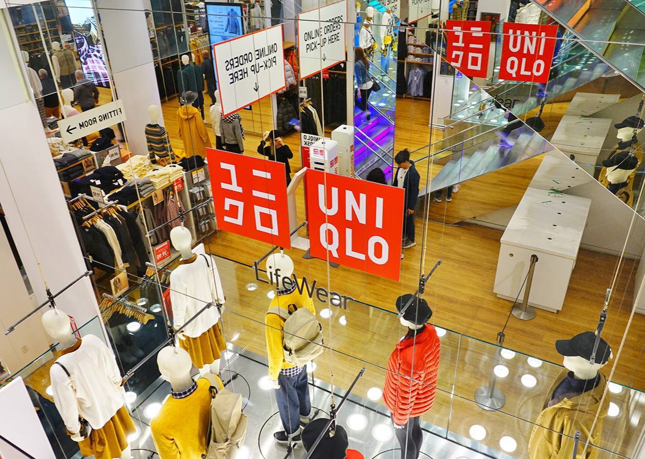 Uniqlo и ZARA могут вернуться в Россию в ближайшее время сообщает ТАСС Холдинги управляющие брендами подали в Роспатент заявки на регистрацию товарных знаков Ждём или уже не надо