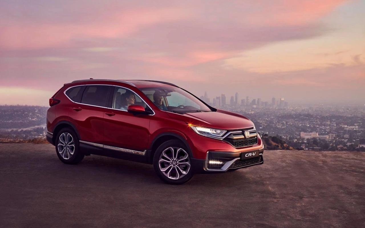 Автомобили Honda в России направят в сервис Официальный дистрибьютор японской марки Honda в России компания Мотор Плейс объявила об отзыве автомобилей говорится в сообщении представительства Сервисная акция связана с кампанией по усовершенствованию подушек безопасности Takata Решение о проведении кампании принято в связи с выявленными инцидентами при эксплуатации подушек безопасности Takata в США и Азии сообщили в компании Представительство Honda бесплатно заменит газогенераторы подушек безопасности на автомобилях попадающих под действие отзывной кампании Однако список моделей на которых требуется замена подушек не опубликован Мотор Плейс предлагает проверить автомобиль на необходимость замены на сайте компании