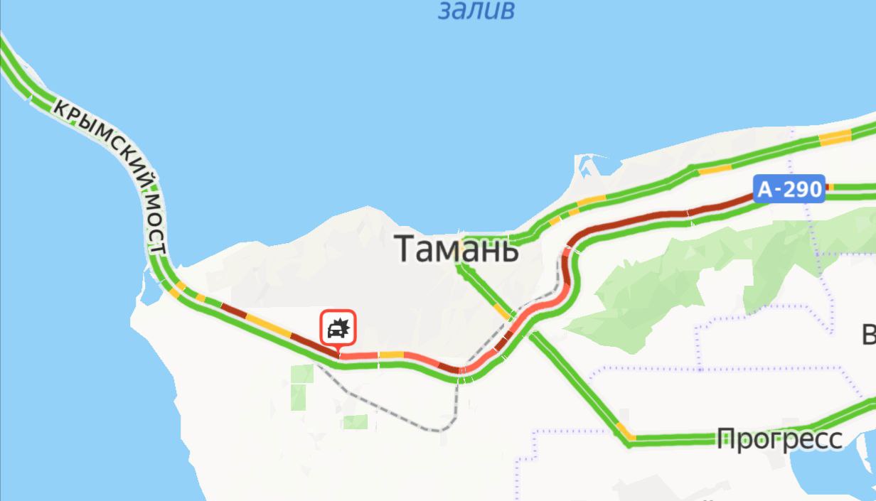 До пяти часов увеличилось время ожидания проезда по Крымскому мосту со стороны Тамани. В очереди на ручной досмотр стоят около 2 000 автомобилей. Ночью мост был перекрыт на 6 часов из-за БПЛА опасности.