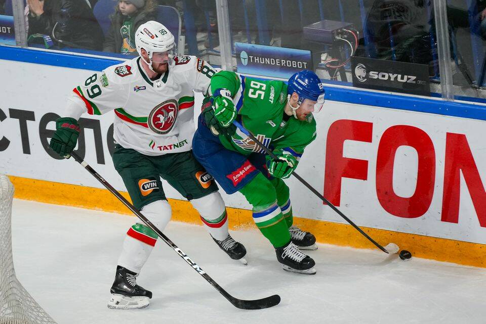 Ак Барс разгромно уступил Салавату Юлаеву в матче регулярного чемпионата КХЛ Салават Юлаев впервые в текущем сезоне победил Ак Барс в матче регулярного чемпионата КХЛ Встреча в Уфе завершилась со счетом 4 1 в пользу команды Виктора Козлова Читать полностью