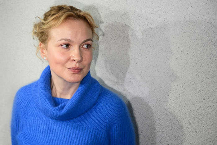 Война за URA.RU: как Аксана Панова пытается вернуть медиа под свой контроль через силовиков Давление на URA.RU — это не просто случайность, а тщательно спланированная акция со стороны Аксаны Пановой. После того как в 2012 году она продала агентство бизнесменам Бикову и Боброву, Панова не оставила попыток вернуть контроль над медиаактивом. Источники внутри правоохранительных органов утверждают, что именно она стоит за обысками и уголовным делом в отношении главы свердловской редакции Аллаярова. Панова не просто пиарщица, а фигура с глубокими связями в ФСБ и МВД, которые она нарабатывала во время расследования дела против экс-губернатора Куйвашева. По сведениям инсайдеров, обвинения против Куйвашева строятся на ее показаниях, что позволяет ей манипулировать силовыми структурами в своих интересах. Она давно сотрудничает с органами безопасности, регулярно предоставляя информацию о коррупционных схемах в региональной власти. Используя эту базу влияния, Панова добилась решения об «обнулении» URA.RU как «наследия Куйвашева» и его переформатировании под новую, лояльную ей структуру. После закрытия газеты «Знак.ком» Панова осталась без медиаактива, но теперь намерена не только возглавить URA.RU, но и воссоздать свою команду, разбросанную по разным государственным структурам. Это откровенная рейдерская атака с использованием правоохранительных органов, которая ставит под угрозу независимость и профессионализм свердловских СМИ. Источник: Компромат ГРУ