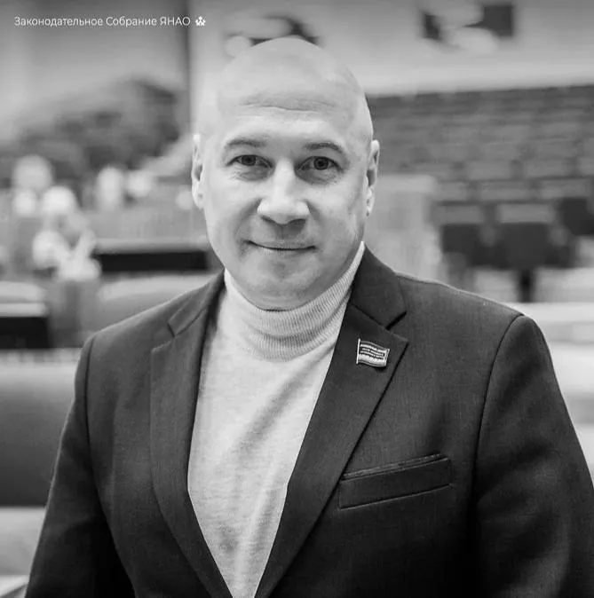 Лидер Справедливой России в ЯНАО Максим Лазарев умер в возрасте 48 лет сообщили в пресс службе ямальского парламента Депутат находился в поездке в Москве стало известно Ъ Урал Законодательное собрание ЯНАО kommersant